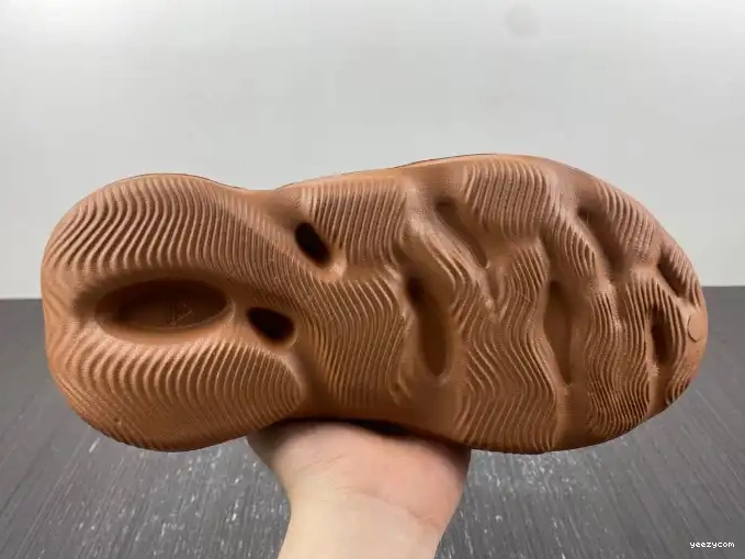 RNR Adidas HP5335 Foam Red Yeezy Clay 0515